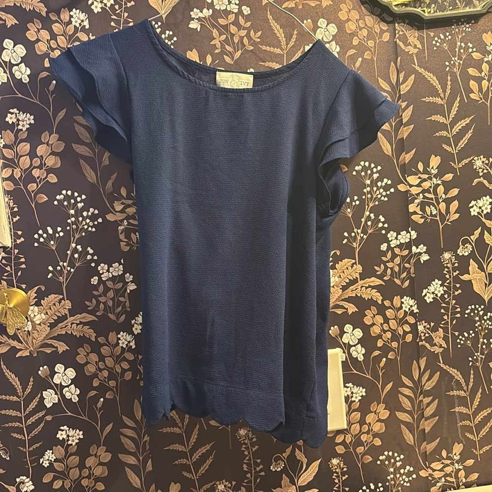 Blue scalloped blouse jun & ivy size XXS